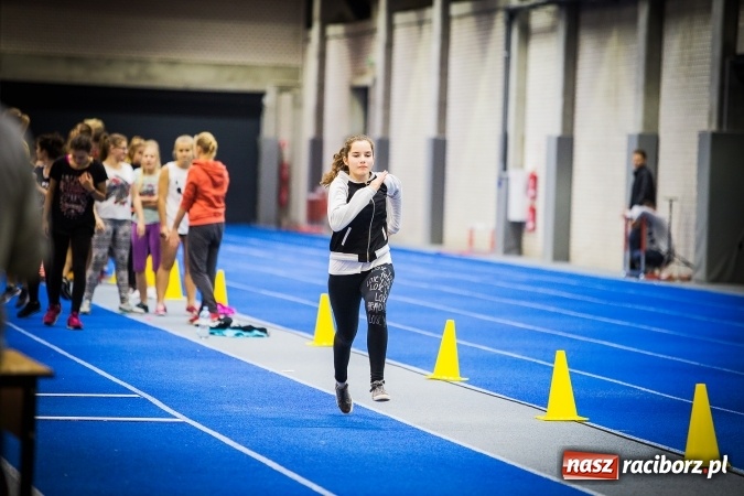 Zdjęcie w galerii na portalu naszraciborz.pl: Drugi dzień Halowych Mistrzostw Raciborza w Lekkiej Atletyce wiadomości z regionu