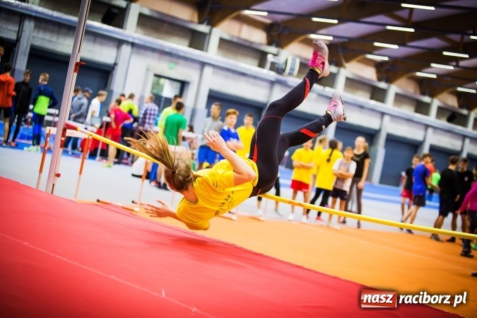 Zdjęcie w galerii na portalu naszraciborz.pl: Drugi dzień Halowych Mistrzostw Raciborza w Lekkiej Atletyce wiadomości z regionu