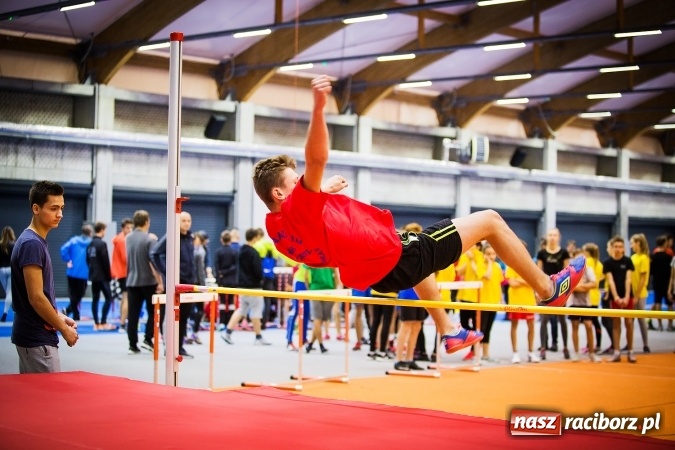 Zdjęcie w galerii na portalu naszraciborz.pl: Drugi dzień Halowych Mistrzostw Raciborza w Lekkiej Atletyce wiadomości z regionu