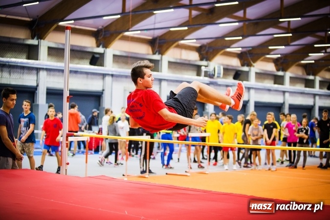 Zdjęcie w galerii na portalu naszraciborz.pl: Drugi dzień Halowych Mistrzostw Raciborza w Lekkiej Atletyce wiadomości z regionu