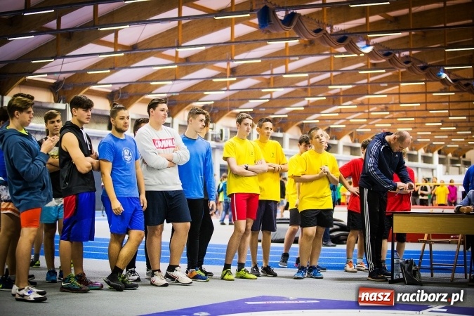 Zdjęcie w galerii na portalu naszraciborz.pl: Drugi dzień Halowych Mistrzostw Raciborza w Lekkiej Atletyce wiadomości z regionu
