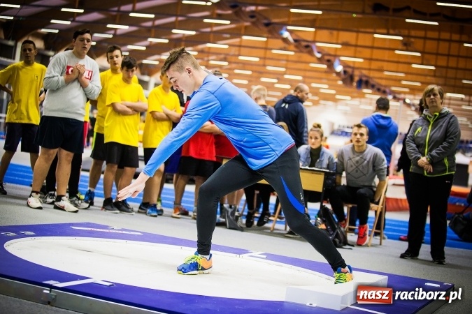 Zdjęcie w galerii na portalu naszraciborz.pl: Drugi dzień Halowych Mistrzostw Raciborza w Lekkiej Atletyce wiadomości z regionu