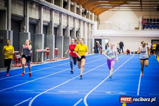 Zdjęcie w galerii na portalu naszraciborz.pl: Drugi dzień Halowych Mistrzostw Raciborza w Lekkiej Atletyce wiadomości z regionu