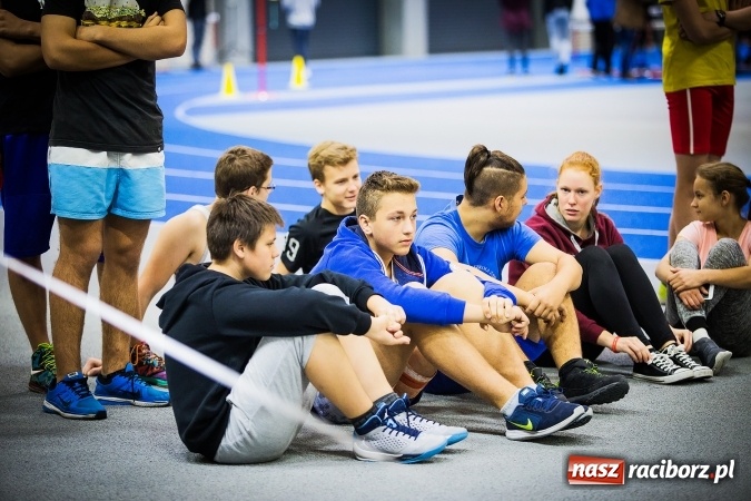 Zdjęcie w galerii na portalu naszraciborz.pl: Drugi dzień Halowych Mistrzostw Raciborza w Lekkiej Atletyce wiadomości z regionu