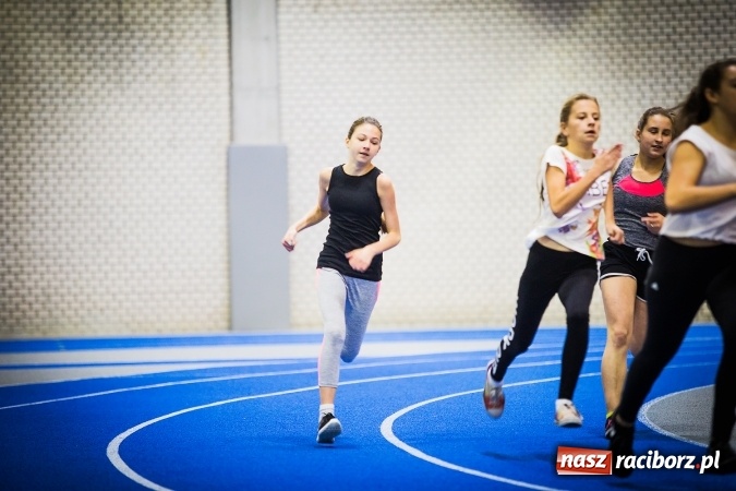 Zdjęcie w galerii na portalu naszraciborz.pl: Drugi dzień Halowych Mistrzostw Raciborza w Lekkiej Atletyce wiadomości z regionu