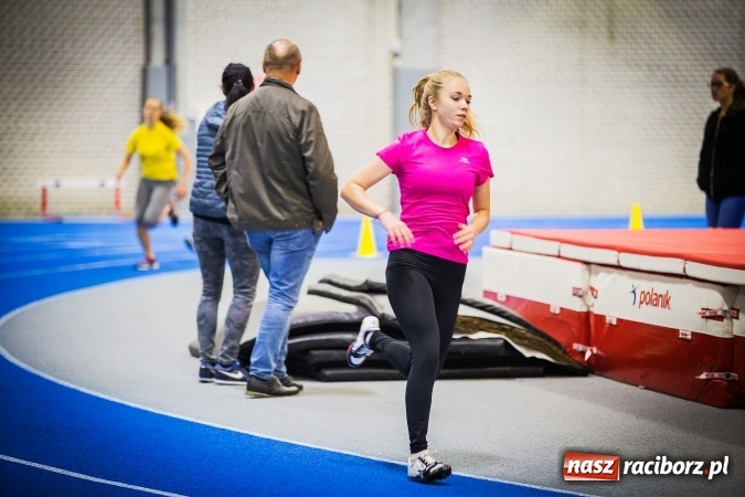 Zdjęcie w galerii na portalu naszraciborz.pl: Drugi dzień Halowych Mistrzostw Raciborza w Lekkiej Atletyce wiadomości z regionu