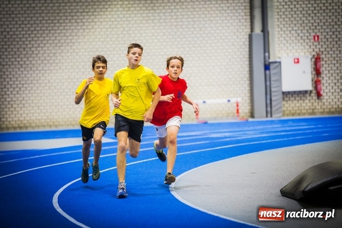 Zdjęcie w galerii na portalu naszraciborz.pl: Drugi dzień Halowych Mistrzostw Raciborza w Lekkiej Atletyce wiadomości z regionu