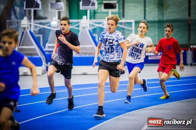Zdjęcie w galerii na portalu naszraciborz.pl: Drugi dzień Halowych Mistrzostw Raciborza w Lekkiej Atletyce wiadomości z regionu