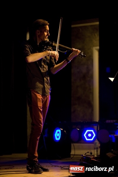 Zdjęcie w galerii na portalu naszraciborz.pl: Piosenki z repertuaru Ireny Jarockiej i Anny Jantar w interpretacji Barbary Brody-Malon z zespołem wybrzmiały w RCK wiadomości z regionu