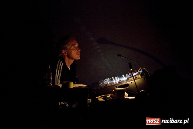 Zdjęcie w galerii na portalu naszraciborz.pl: Piosenki z repertuaru Ireny Jarockiej i Anny Jantar w interpretacji Barbary Brody-Malon z zespołem wybrzmiały w RCK wiadomości z regionu