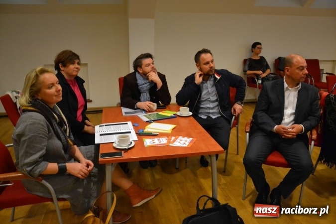 Zdjęcie w galerii na portalu naszraciborz.pl: Kultura w regionie - spotkanie partycypacyjne na Zamku Piastowskim wiadomości z regionu