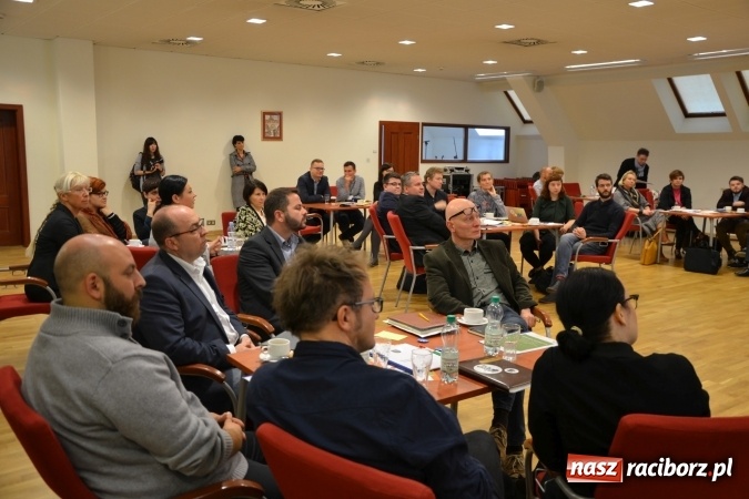 Zdjęcie w galerii na portalu naszraciborz.pl: Kultura w regionie - spotkanie partycypacyjne na Zamku Piastowskim wiadomości z regionu