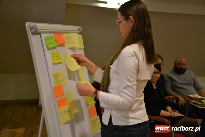 Zdjęcie w galerii na portalu naszraciborz.pl: Kultura w regionie - spotkanie partycypacyjne na Zamku Piastowskim wiadomości z regionu