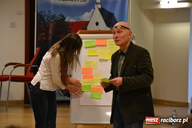 Zdjęcie w galerii na portalu naszraciborz.pl: Kultura w regionie - spotkanie partycypacyjne na Zamku Piastowskim wiadomości z regionu