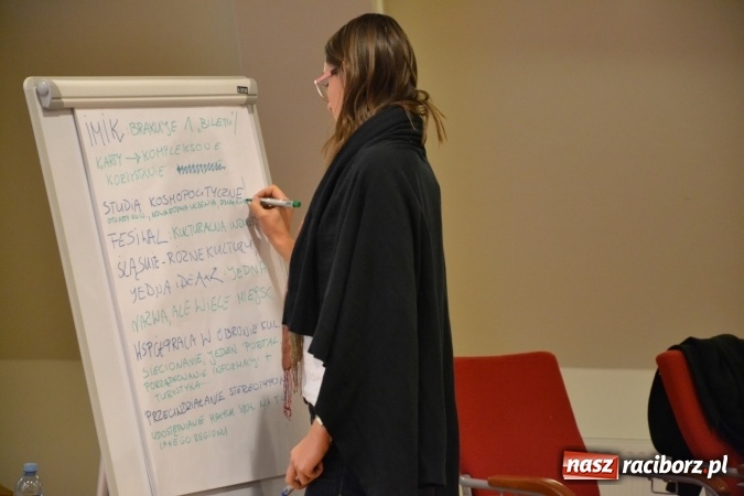 Zdjęcie w galerii na portalu naszraciborz.pl: Kultura w regionie - spotkanie partycypacyjne na Zamku Piastowskim wiadomości z regionu