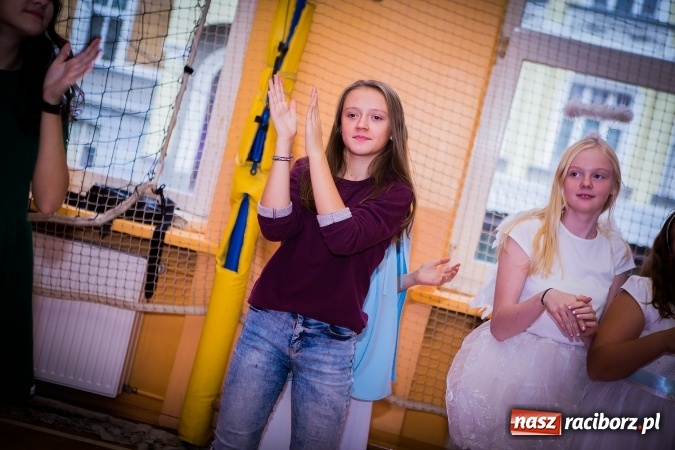 Zdjęcie w galerii na portalu naszraciborz.pl: Bal wszystkich świętych w SP 13 wiadomości z regionu