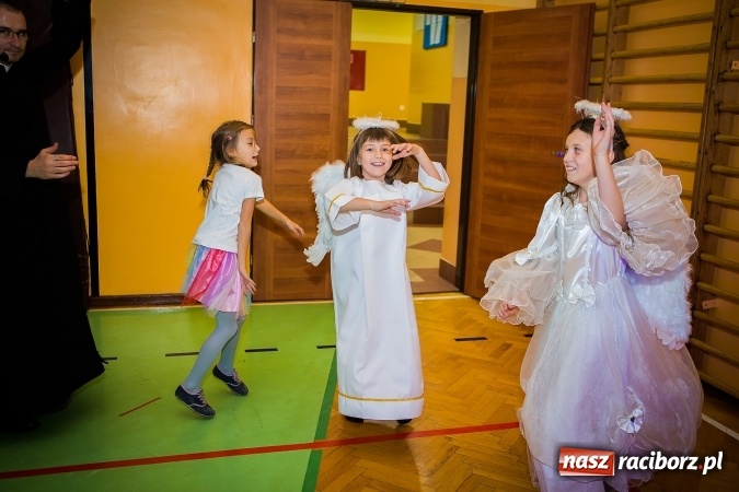 Zdjęcie w galerii na portalu naszraciborz.pl: Bal wszystkich świętych w SP 13 wiadomości z regionu