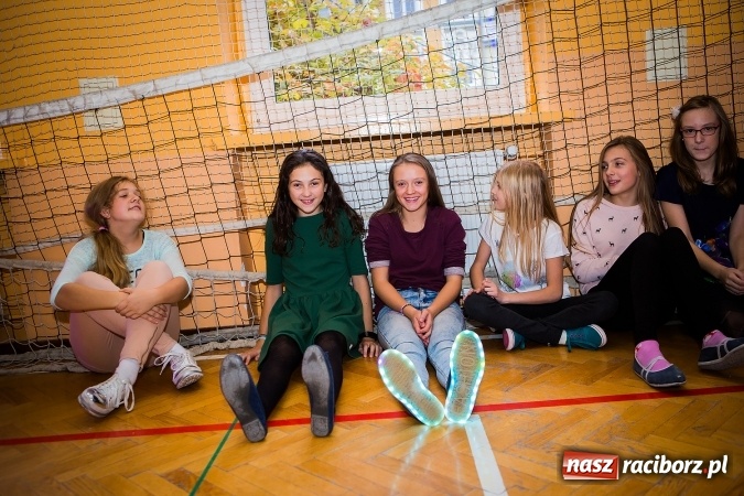 Zdjęcie w galerii na portalu naszraciborz.pl: Bal wszystkich świętych w SP 13 wiadomości z regionu