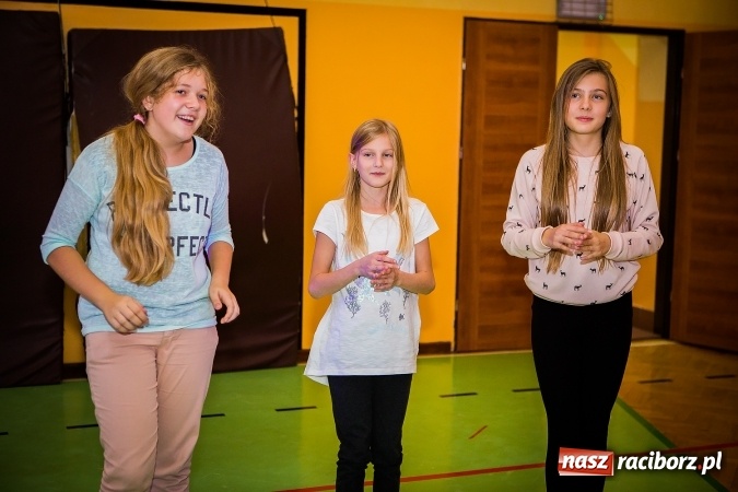 Zdjęcie w galerii na portalu naszraciborz.pl: Bal wszystkich świętych w SP 13 wiadomości z regionu