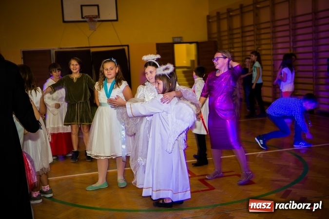 Zdjęcie w galerii na portalu naszraciborz.pl: Bal wszystkich świętych w SP 13 wiadomości z regionu