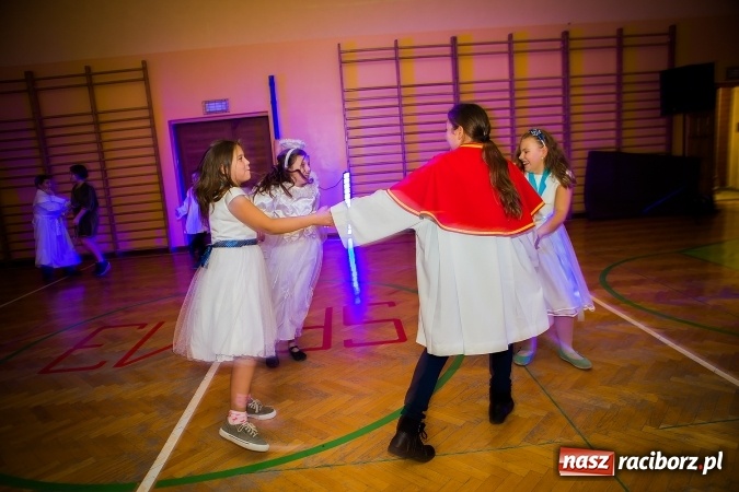 Zdjęcie w galerii na portalu naszraciborz.pl: Bal wszystkich świętych w SP 13 wiadomości z regionu