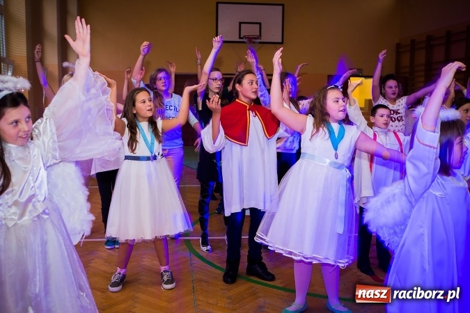 Zdjęcie w galerii na portalu naszraciborz.pl: Bal wszystkich świętych w SP 13 wiadomości z regionu