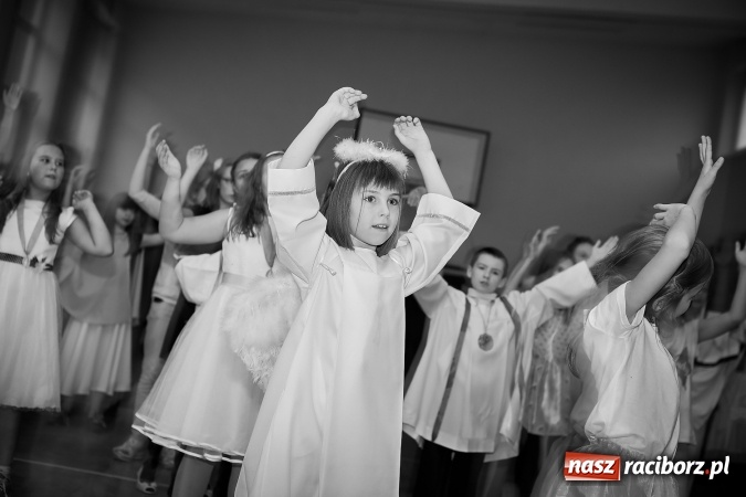 Zdjęcie w galerii na portalu naszraciborz.pl: Bal wszystkich świętych w SP 13 wiadomości z regionu