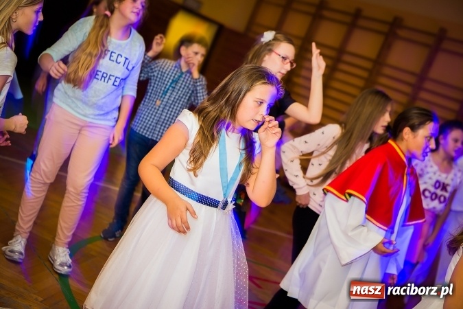 Zdjęcie w galerii na portalu naszraciborz.pl: Bal wszystkich świętych w SP 13 wiadomości z regionu