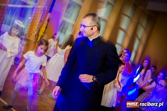 Zdjęcie w galerii na portalu naszraciborz.pl: Bal wszystkich świętych w SP 13 wiadomości z regionu