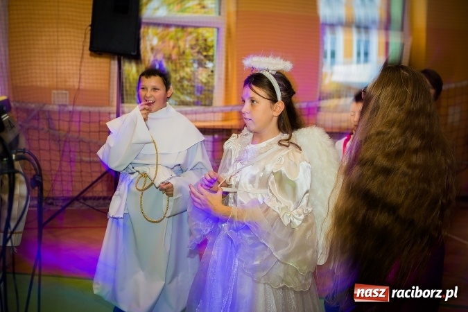 Zdjęcie w galerii na portalu naszraciborz.pl: Bal wszystkich świętych w SP 13 wiadomości z regionu