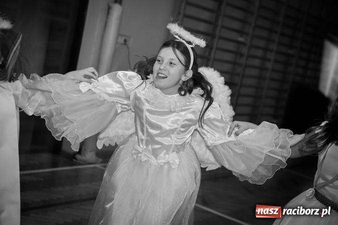 Zdjęcie w galerii na portalu naszraciborz.pl: Bal wszystkich świętych w SP 13 wiadomości z regionu