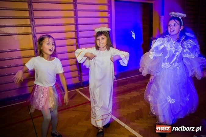 Zdjęcie w galerii na portalu naszraciborz.pl: Bal wszystkich świętych w SP 13 wiadomości z regionu