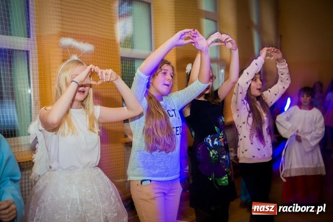Zdjęcie w galerii na portalu naszraciborz.pl: Bal wszystkich świętych w SP 13 wiadomości z regionu