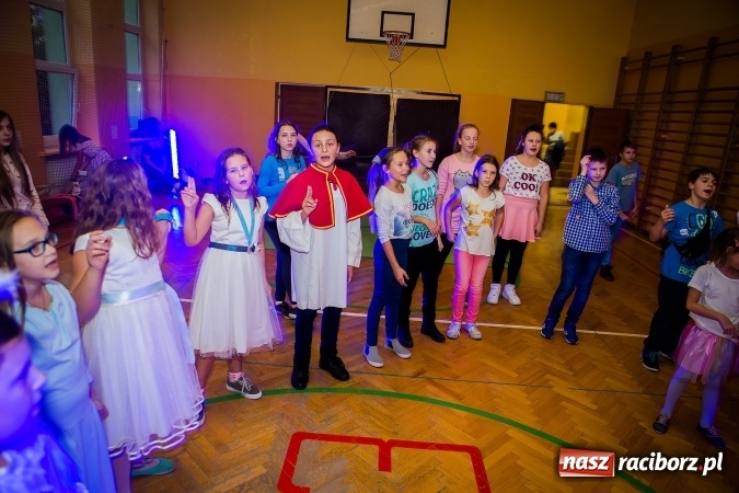 Zdjęcie w galerii na portalu naszraciborz.pl: Bal wszystkich świętych w SP 13 wiadomości z regionu