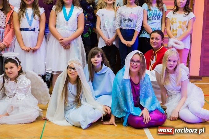 Zdjęcie w galerii na portalu naszraciborz.pl: Bal wszystkich świętych w SP 13 wiadomości z regionu