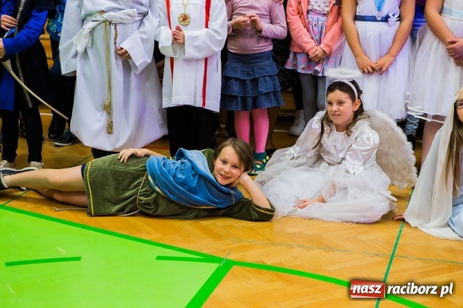 Zdjęcie w galerii na portalu naszraciborz.pl: Bal wszystkich świętych w SP 13 wiadomości z regionu