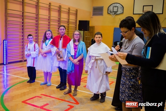 Zdjęcie w galerii na portalu naszraciborz.pl: Bal wszystkich świętych w SP 13 wiadomości z regionu