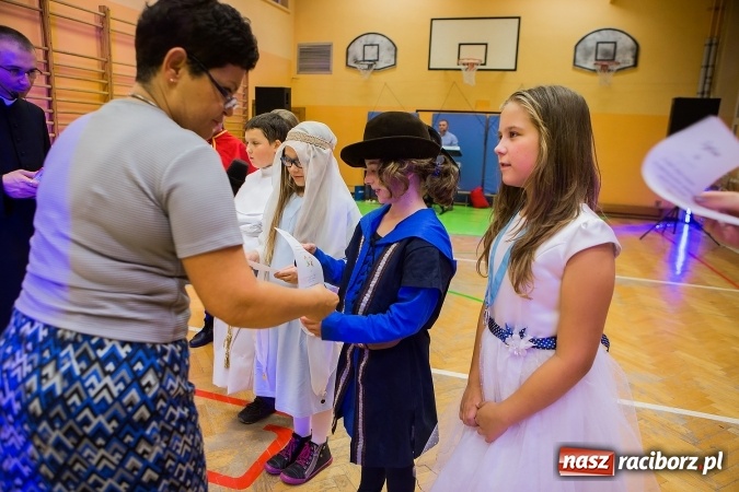 Zdjęcie w galerii na portalu naszraciborz.pl: Bal wszystkich świętych w SP 13 wiadomości z regionu
