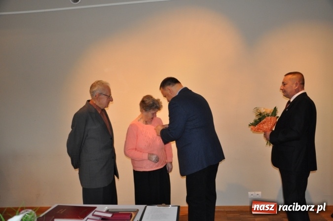 Zdjęcie w galerii na portalu naszraciborz.pl: Złote Gody w Kuźni Raciborskiej. Na bankiecie u burmistrza  wiadomości z regionu