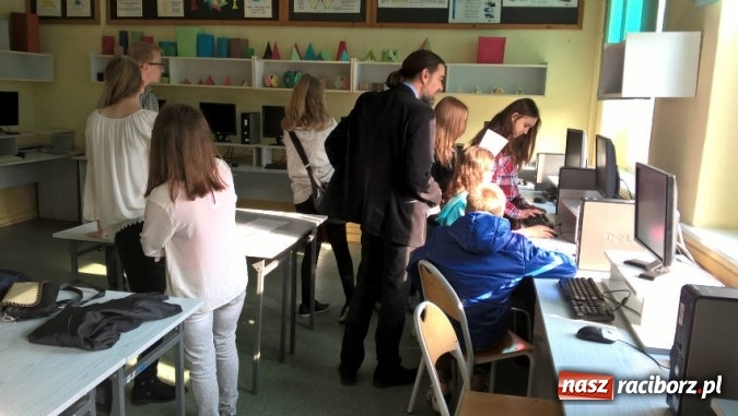 Zdjęcie w galerii na portalu naszraciborz.pl: Tydzień Kodowania w Gimnazjum nr 5 - szkoła kolejny raz włączyła się w Code Week wiadomości z regionu