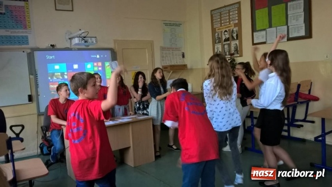 Zdjęcie w galerii na portalu naszraciborz.pl: Tydzień Kodowania w Gimnazjum nr 5 - szkoła kolejny raz włączyła się w Code Week wiadomości z regionu
