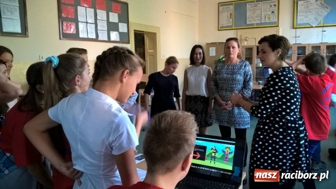Zdjęcie w galerii na portalu naszraciborz.pl: Tydzień Kodowania w Gimnazjum nr 5 - szkoła kolejny raz włączyła się w Code Week wiadomości z regionu
