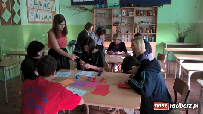 Zdjęcie w galerii na portalu naszraciborz.pl: Tydzień Kodowania w Gimnazjum nr 5 - szkoła kolejny raz włączyła się w Code Week wiadomości z regionu