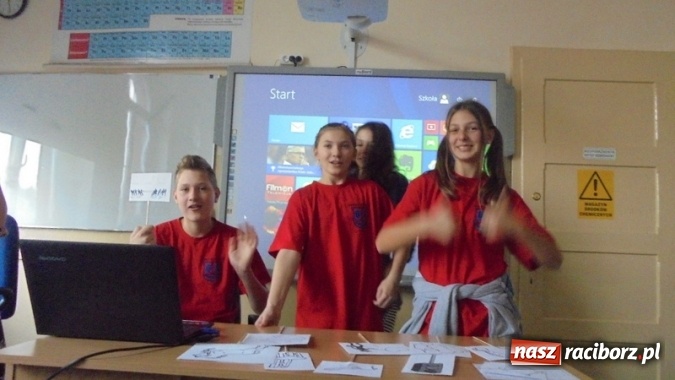 Zdjęcie w galerii na portalu naszraciborz.pl: Tydzień Kodowania w Gimnazjum nr 5 - szkoła kolejny raz włączyła się w Code Week wiadomości z regionu