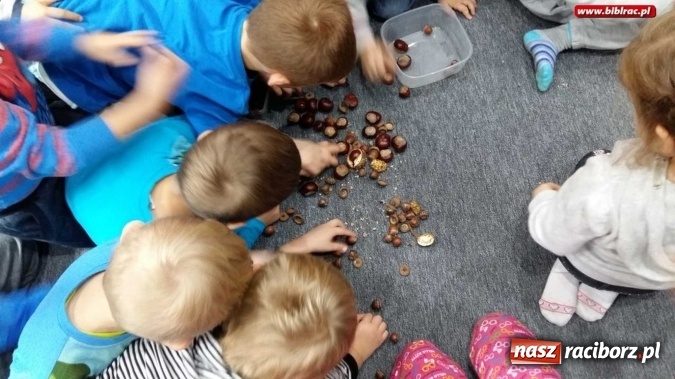 Zdjęcie w galerii na portalu naszraciborz.pl: Jesienne klimaty i spektakl w raciborskiej bibliotece  wiadomości z regionu