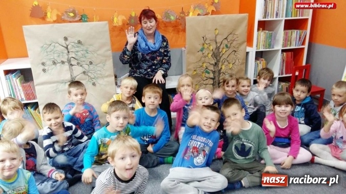 Zdjęcie w galerii na portalu naszraciborz.pl: Jesienne klimaty i spektakl w raciborskiej bibliotece  wiadomości z regionu