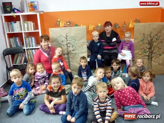 Zdjęcie w galerii na portalu naszraciborz.pl: Jesienne klimaty i spektakl w raciborskiej bibliotece  wiadomości z regionu