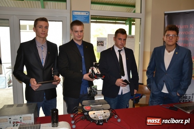 Zdjęcie w galerii na portalu naszraciborz.pl: IX Raciborskie Dni Nauki i Techniki ruszyły na zamku  wiadomości z regionu