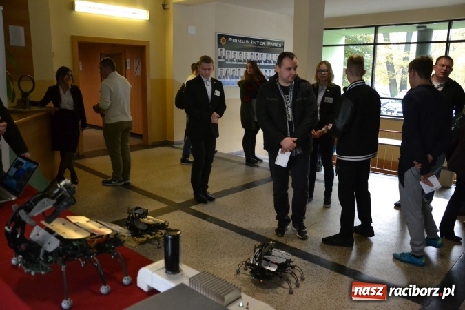 Zdjęcie w galerii na portalu naszraciborz.pl: IX Raciborskie Dni Nauki i Techniki ruszyły na zamku  wiadomości z regionu