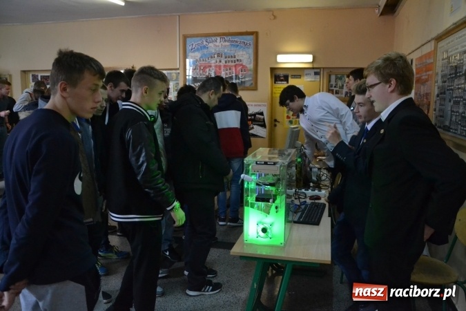 Zdjęcie w galerii na portalu naszraciborz.pl: IX Raciborskie Dni Nauki i Techniki ruszyły na zamku  wiadomości z regionu